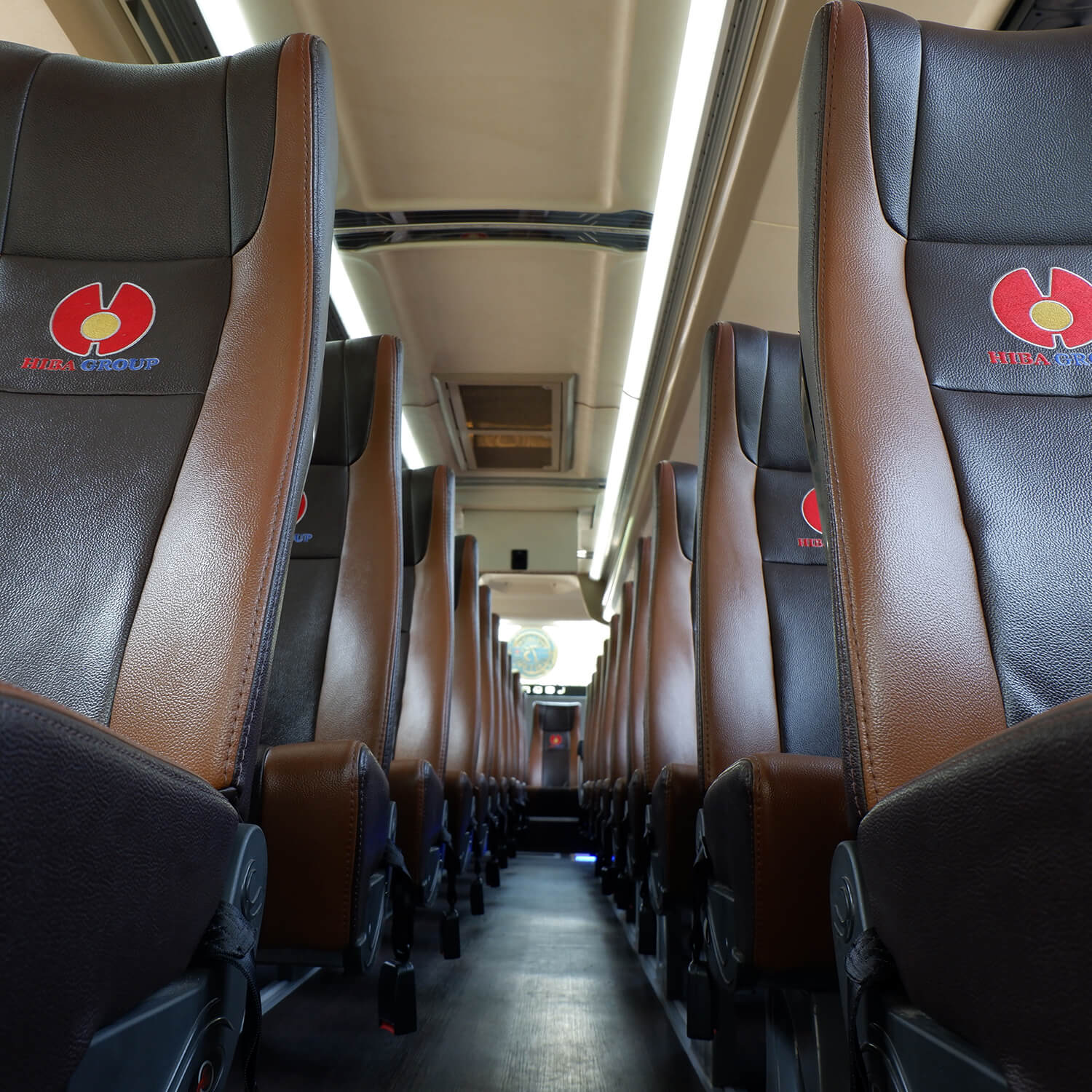 sewa bus pariwisata sewa bus antar jemput sewa bus karyawan rental bus charter bus carter bus