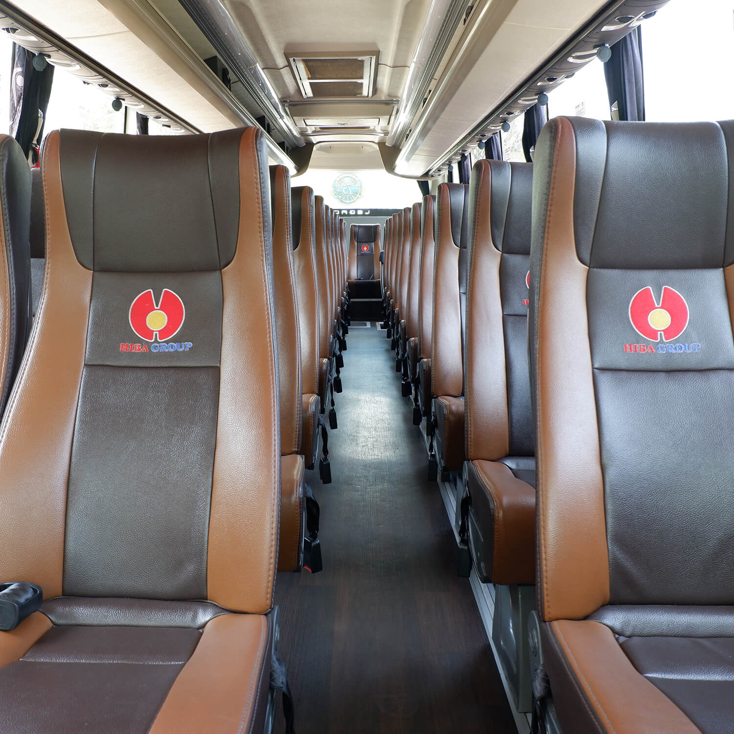 sewa bus pariwisata sewa bus antar jemput sewa bus karyawan rental bus charter bus carter bus