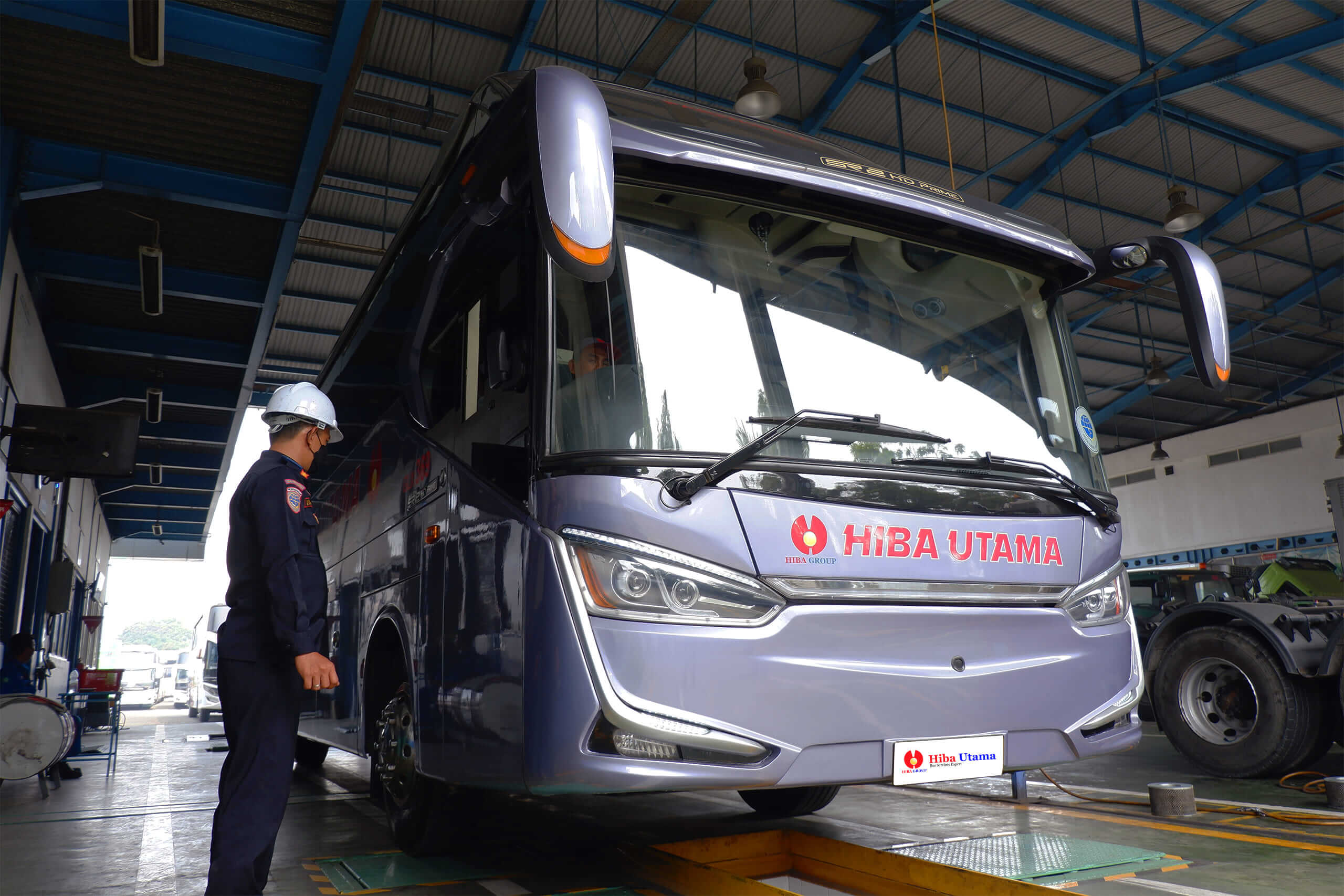 sewa bus pariwisata sewa bus antar jemput sewa bus karyawan rental bus charter bus carter bus