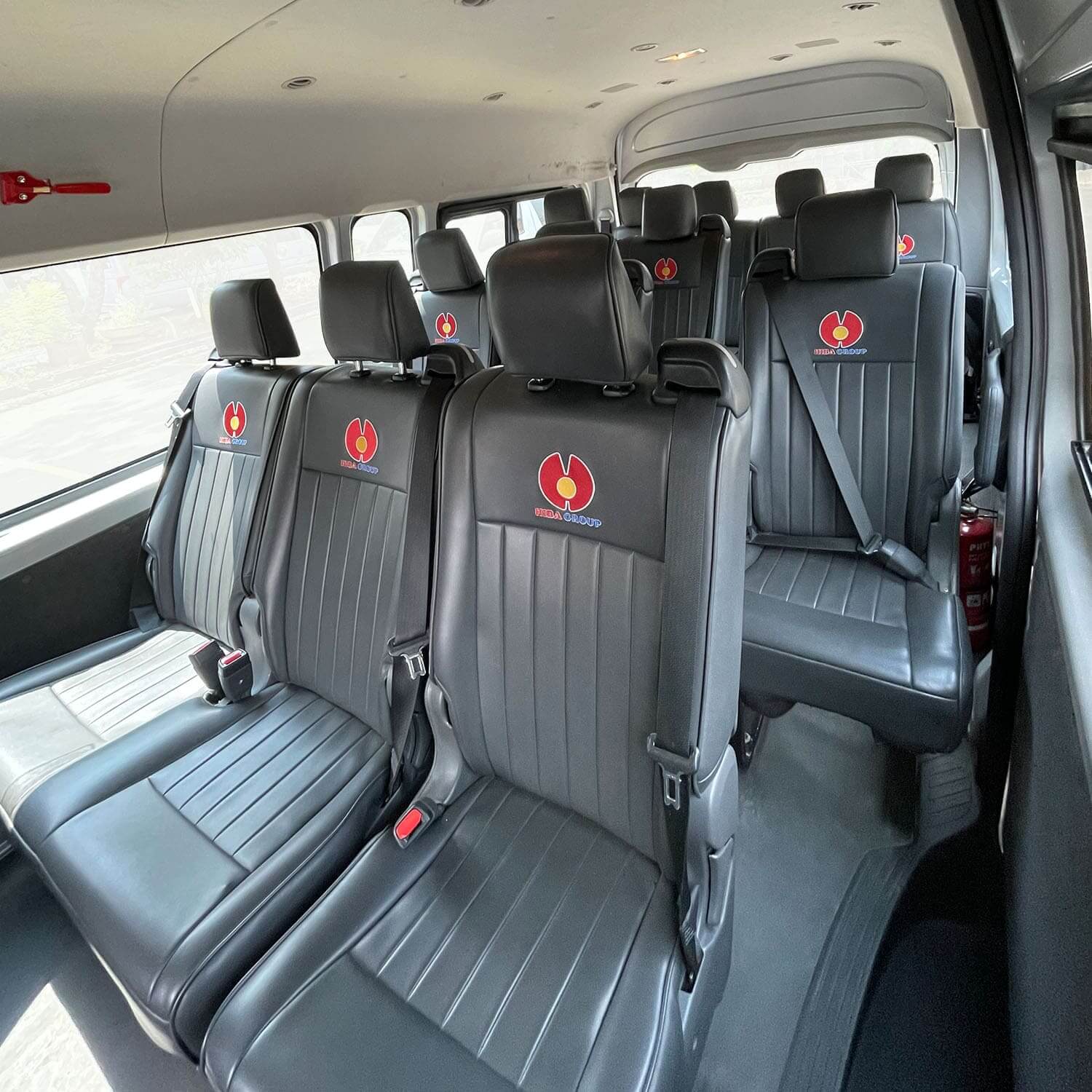 sewa bus pariwisata sewa bus antar jemput sewa bus karyawan rental bus charter bus carter bus