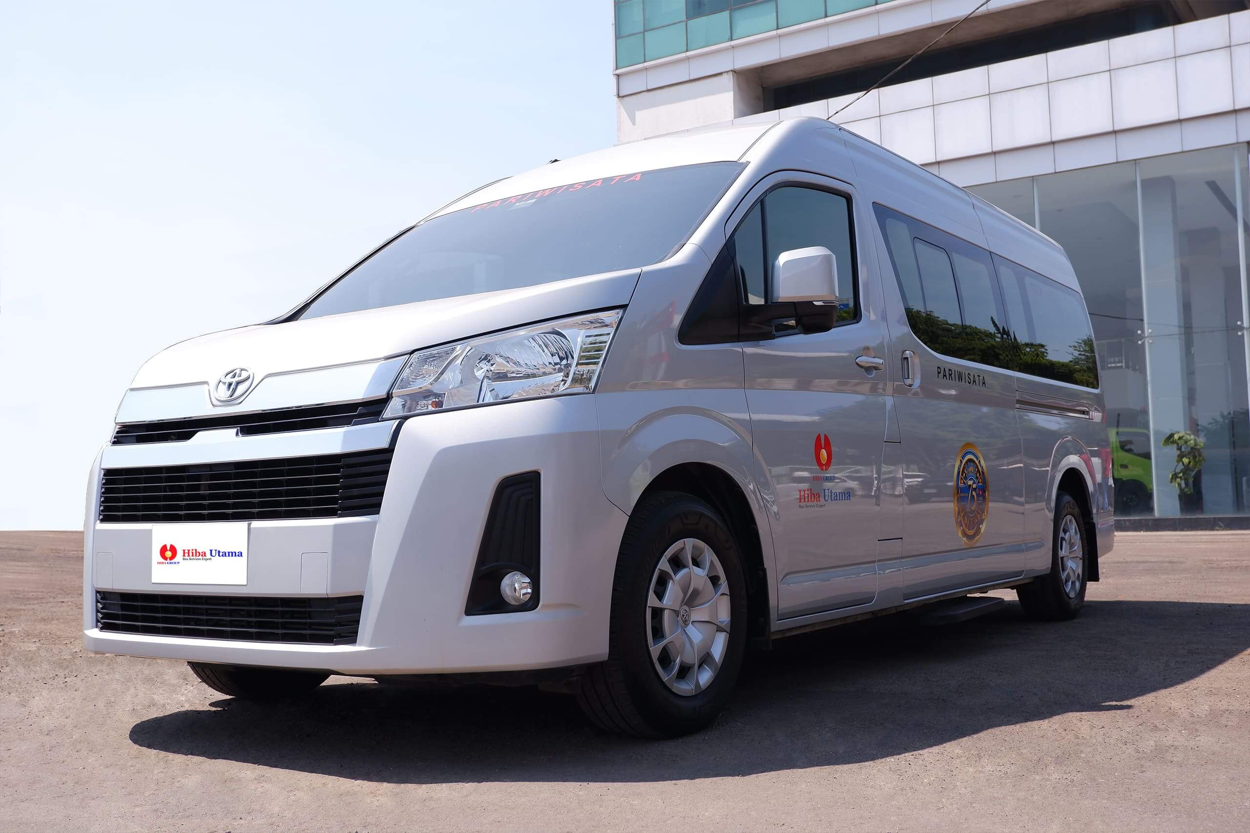 sewa bus pariwisata sewa bus antar jemput sewa bus karyawan rental bus charter bus carter bus