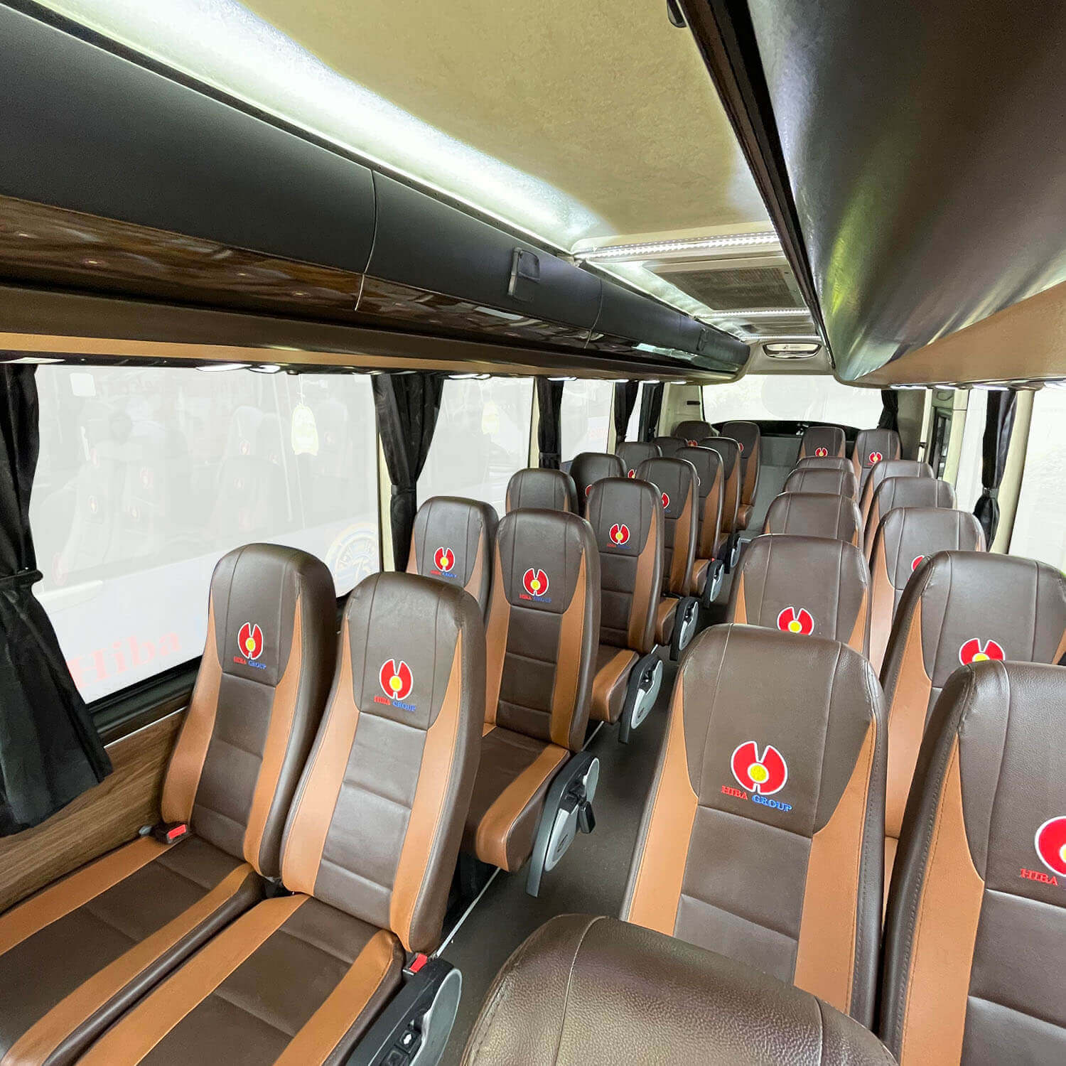 sewa bus pariwisata sewa bus antar jemput sewa bus karyawan rental bus charter bus carter bus