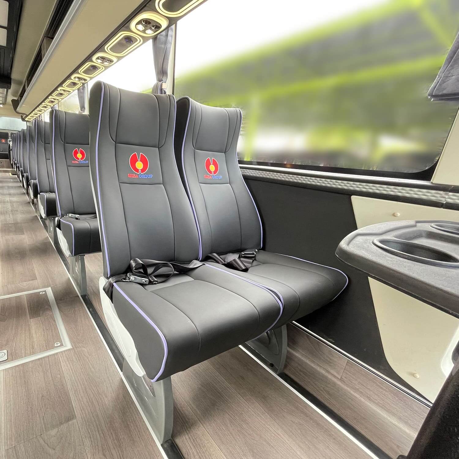 sewa bus pariwisata sewa bus antar jemput sewa bus karyawan rental bus charter bus carter bus