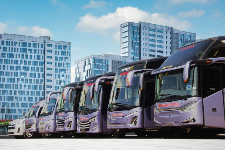 sewa bus pariwisata sewa bus antar jemput sewa bus karyawan rental bus charter bus carter bus