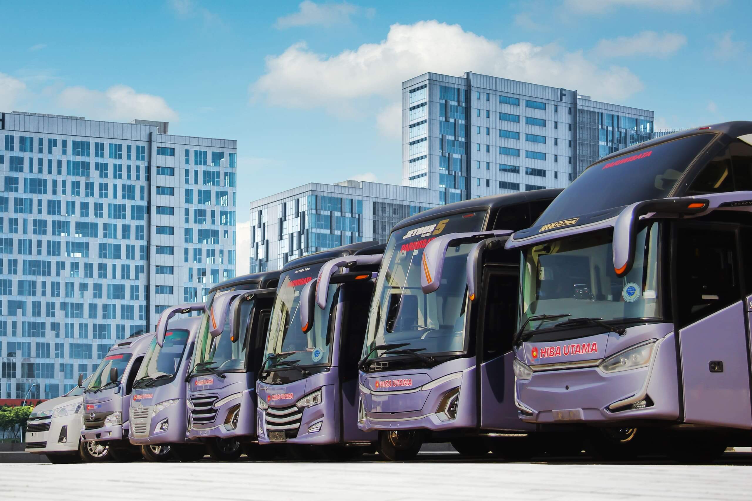 sewa bus pariwisata sewa bus antar jemput sewa bus karyawan rental bus charter bus carter bus