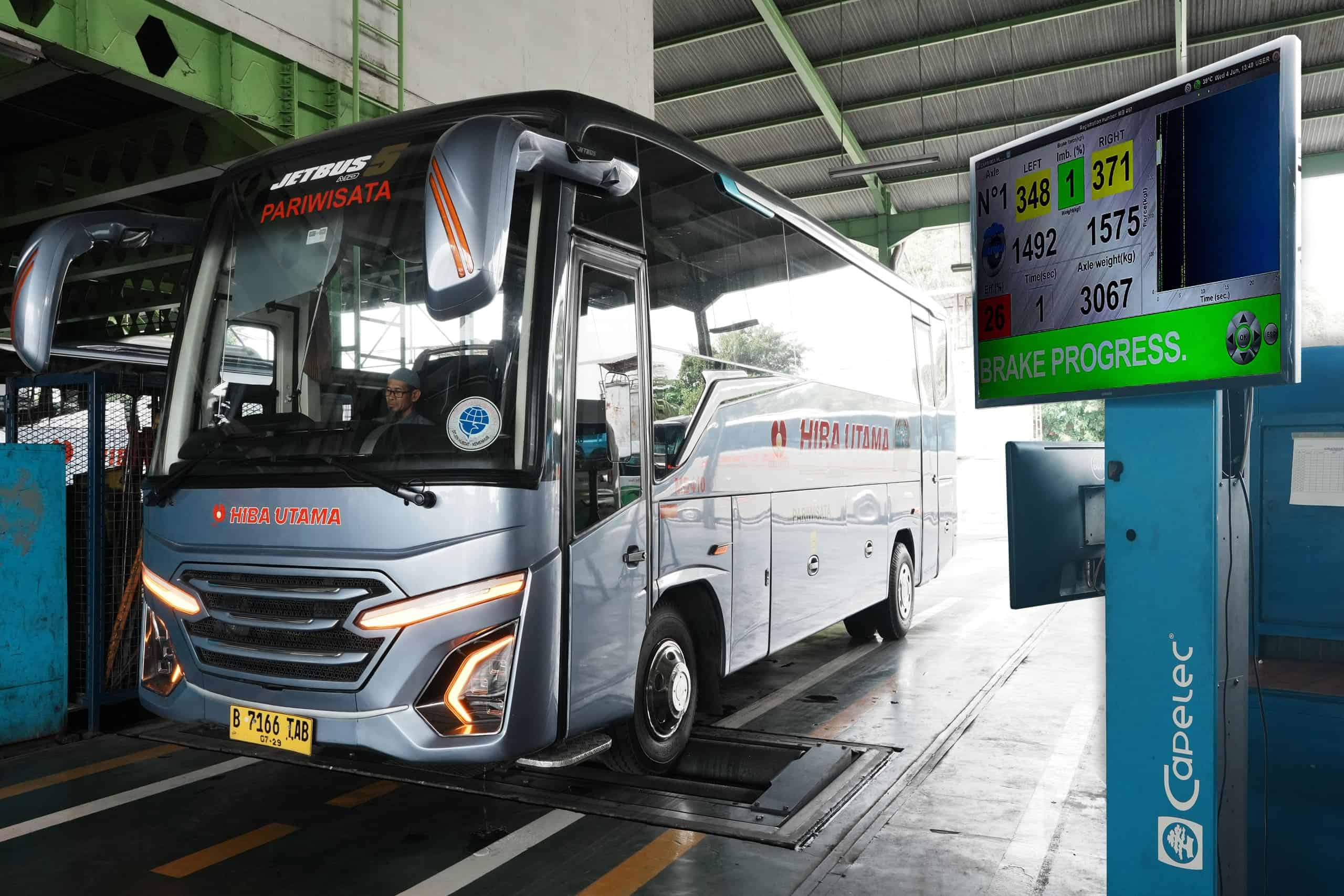 sewa bus pariwisata sewa bus antar jemput sewa bus karyawan rental bus charter bus carter bus