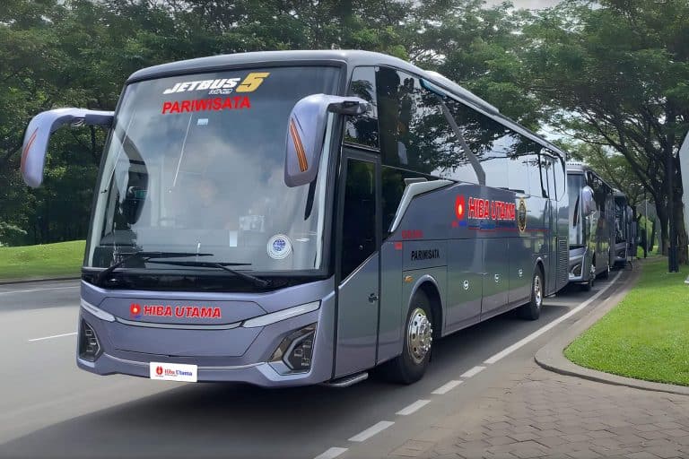 sewa bus pariwisata sewa bus antar jemput sewa bus karyawan rental bus charter bus carter bus